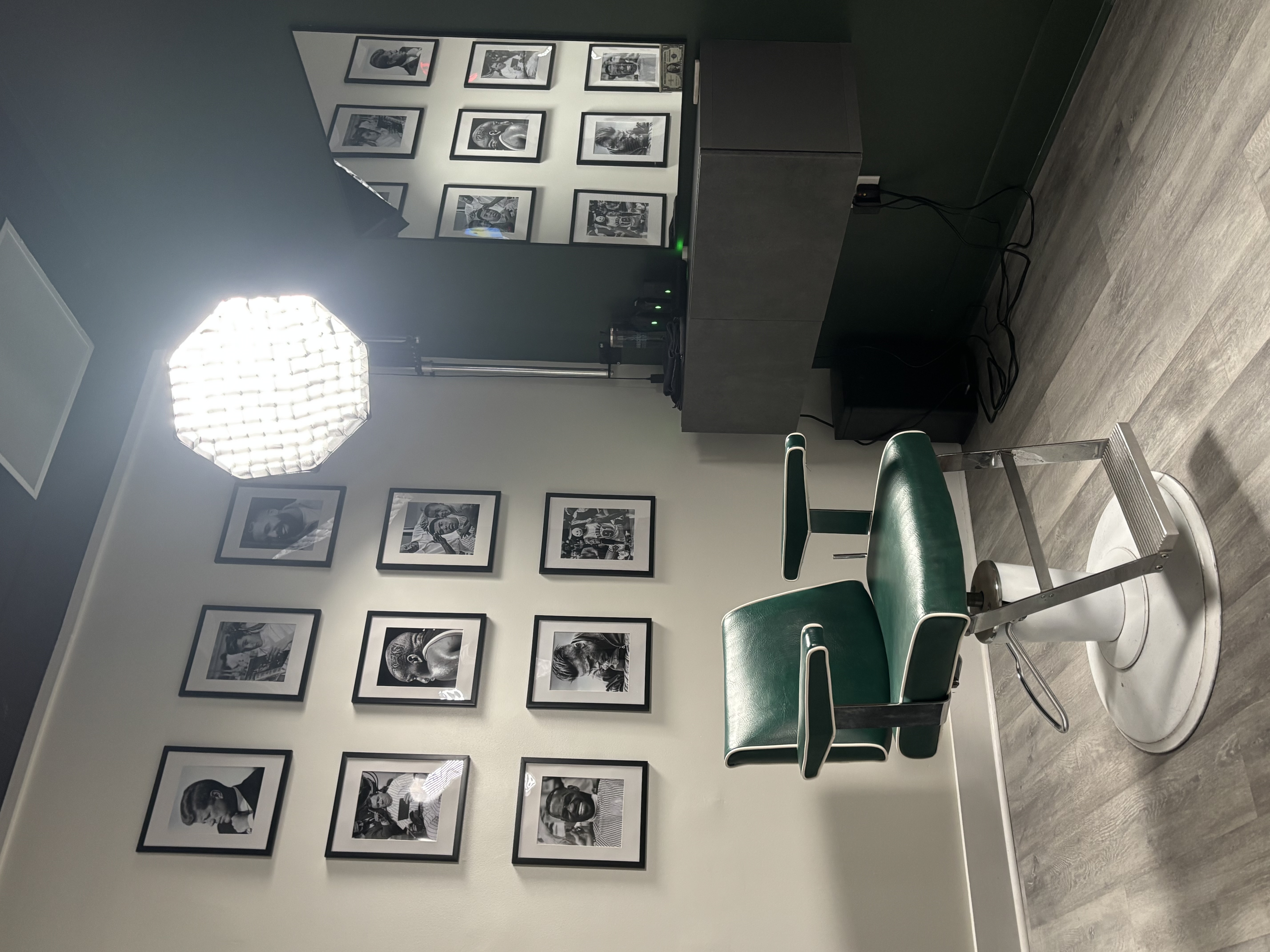 Journeymen New York barber lounge